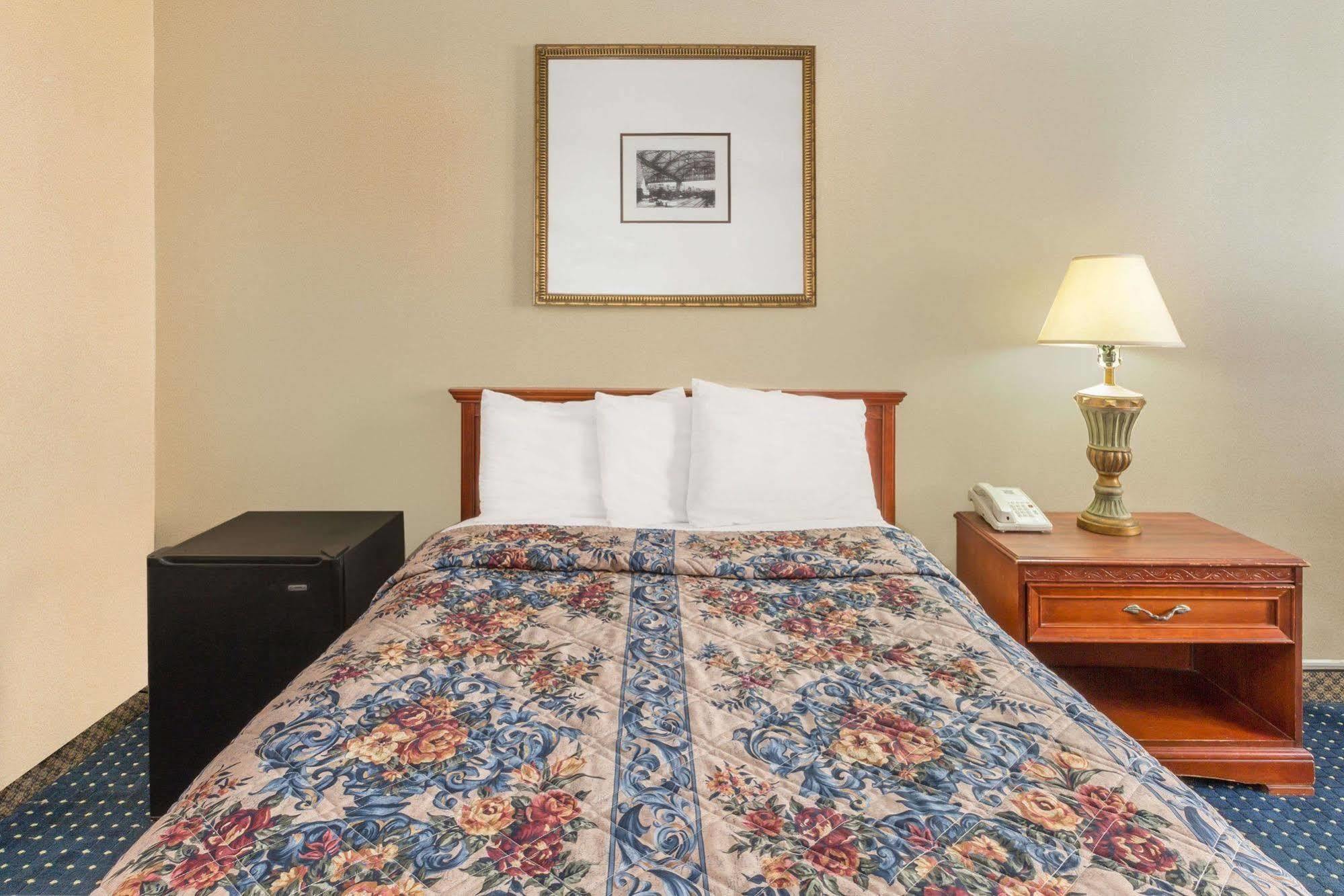 Knights Inn Overland Park Mission Екстер'єр фото