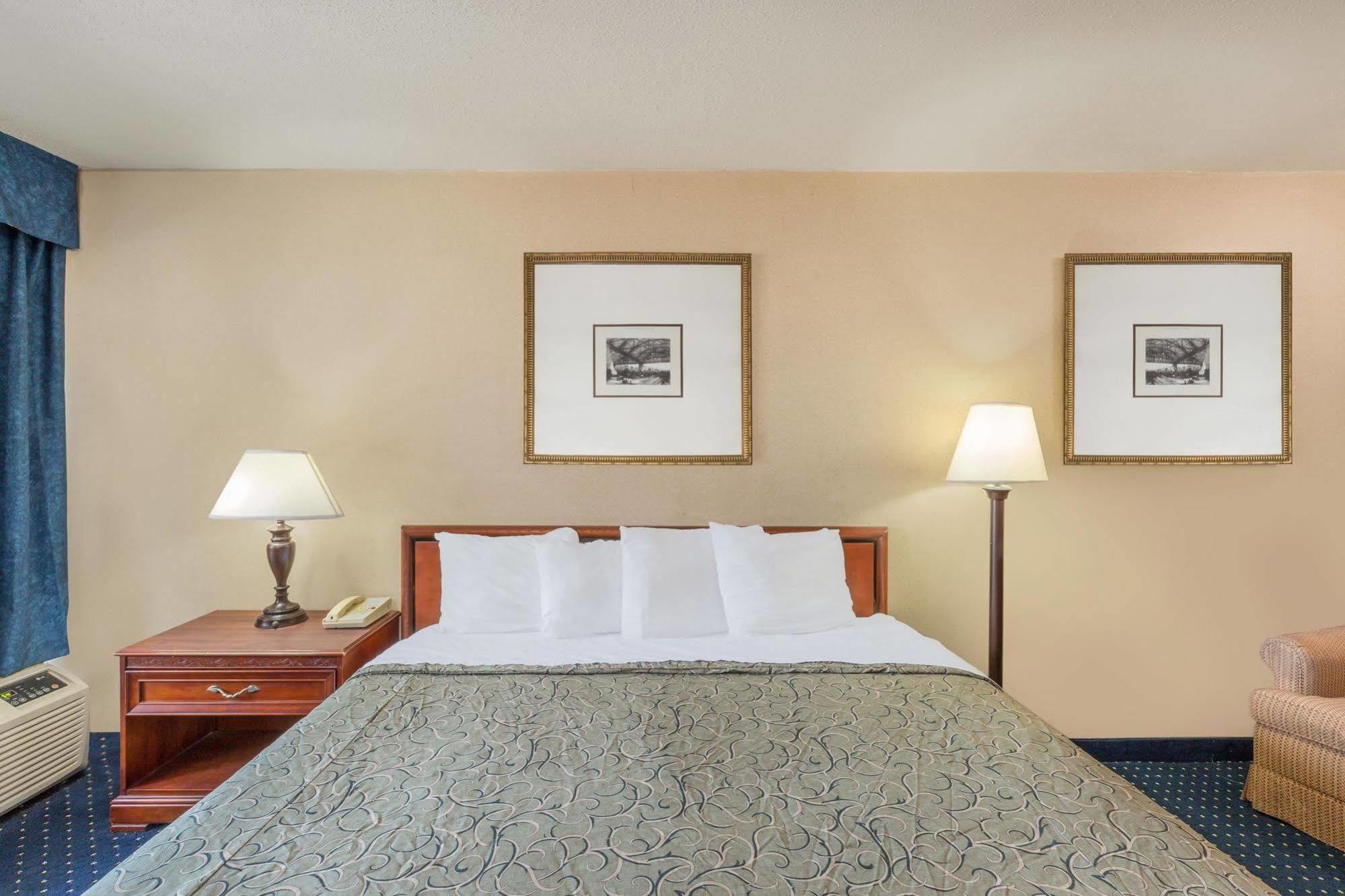 Knights Inn Overland Park Mission Екстер'єр фото