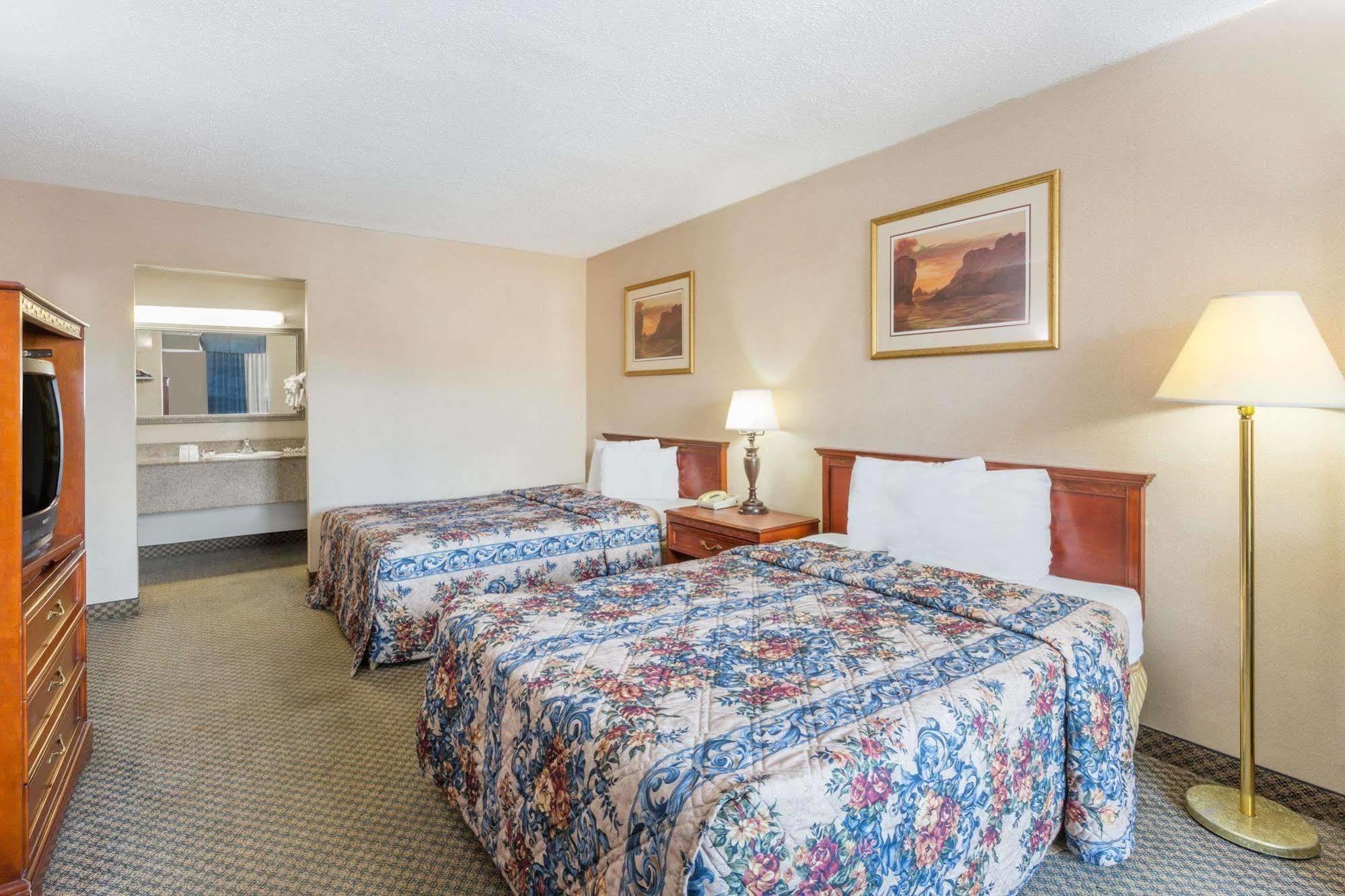Knights Inn Overland Park Mission Екстер'єр фото